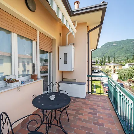 Luce Del Lago Apartment
